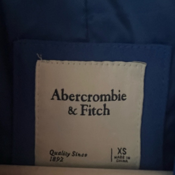 Women’s Abercrombie and Fitch classic suiting blazer and tailored pant set - Picture 2 of 8